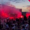 CFR Cluj – U Cluj. Suporterii Universității Cluj creează atmosferă în fața stadionului.