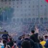 Fanii Barcelonei oferă un spectacol în Milano înainte de confruntarea cu Inter