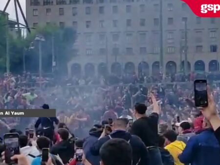 Fanii Barcelonei oferă un spectacol în Milano înainte de confruntarea cu Inter