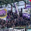 Galeria FC Argeș, prezentă la Mioveni pentru confruntarea cu CSM Reșița. „Vulturii violeți”, aproape de revenirea în Liga 1.