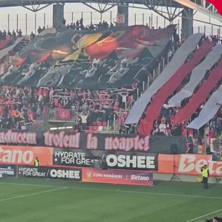 Imnul României, intonat cu stadionul Francisc Neuman plin înainte de începutul finalei Cupei României.