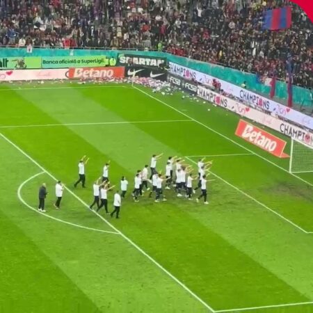 FCSB – Univ. Craiova » În timpul pauzei, Meme Stoica a prezentat echipa de tineret a roș-albaștrilor