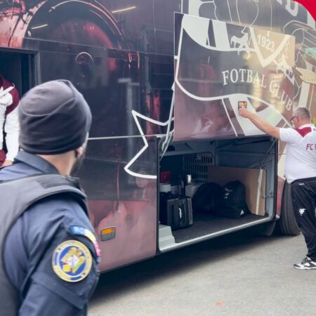 Rapid – CFR Cluj. Autocarul gazdelor a sosit la stadionul din Giulești. Cristi Săpunaru, aplaudat de fanii bucureșteni în ultimul său meci.