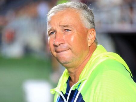 Dan Petrescu exercită presiune asupra lui Nelu Varga: „Noi suntem Renault, ei au Mercedes” » CFR Cluj răspunde: „Negociem patru transferuri”