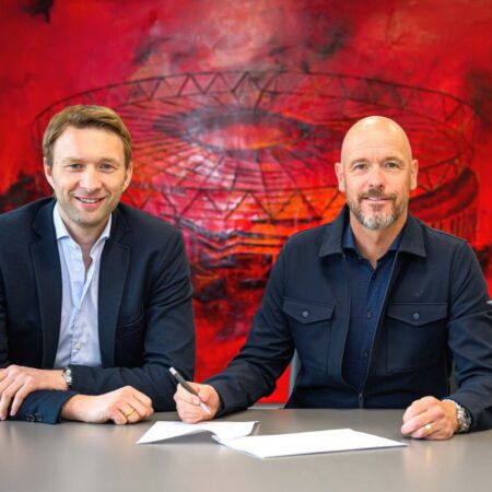 Erik ten Hag a fost numit noul antrenor al lui Bayer Leverkusen.