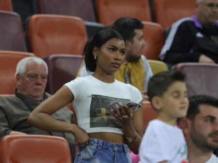 Soția lui Ngezana a fost din nou în centrul atenției pe Arena Națională » Cum s-a prezentat la derby: detaliile observate din tribună