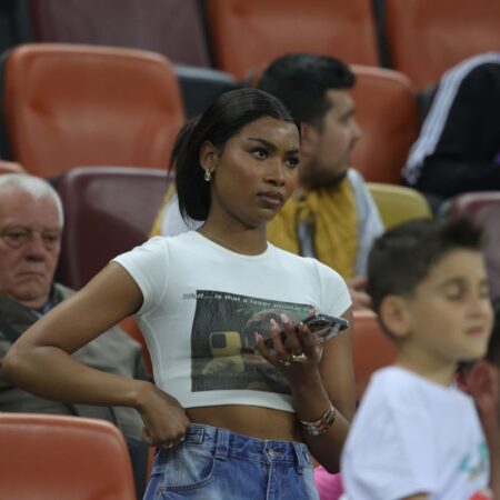 Soția lui Ngezana a fost din nou în centrul atenției pe Arena Națională » Cum s-a prezentat la derby: detaliile observate din tribună