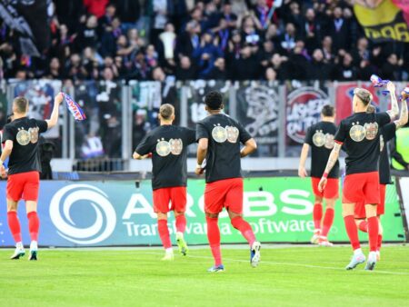 „Gestul campionilor de la FCSB pe Cluj Arena, înainte de meci: Ce s-a auzit în peluză”