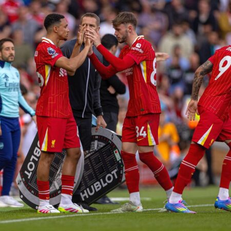 Scenă surprinzătoare pe Anfield! Fanii lui Liverpool și-au huiduit propriul jucător în plină desfășurare.