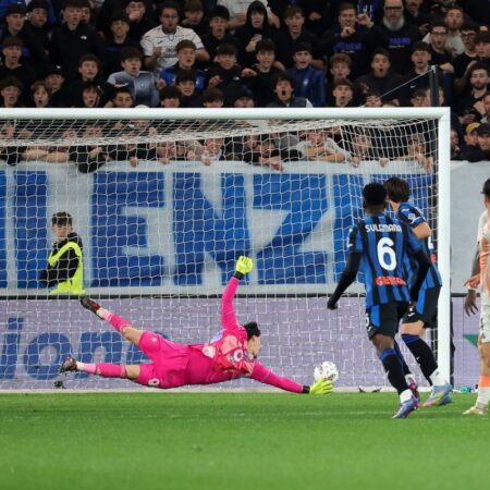 Fază uluitoare în Serie A: Un fan a intrat pe teren și a înscris din penalty + Ce s-a întâmplat apoi!
