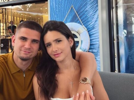 Viitorul lui Răzvan Marin, incert la Cagliari. De cine depinde soarta fotbalistului?