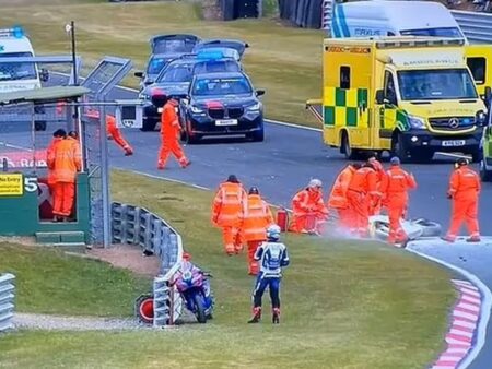 Accident tragic în Anglia » Doi motocicliști și-au pierdut viața într-o coliziune cu alți 9 participanți la trafic