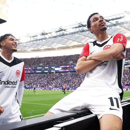 Eintracht Frankfurt solicită 100 de milioane de euro pentru atacantul dorit de Chelsea!