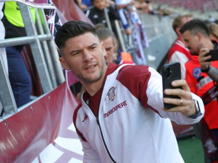 Rapid, tricouri speciale în confruntarea cu CFR Cluj » Ce se va afișa pe spatele jucătorilor?
