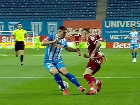 E clar că Rapid merita penalty în Bănie: „Neglijența fundașului!”