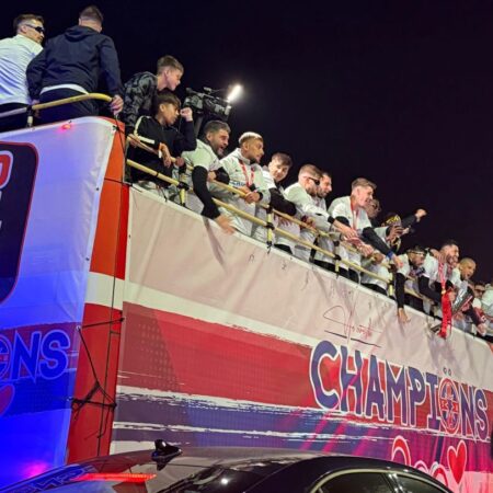 FCSB, de la stadion la Piața Constituției » Campionii, în voie: momente spectaculoase din autocar