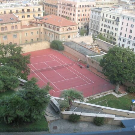 „Vaticanul descoperă un teren de tenis secret: Pasiunea lui Papa Leon al XIV-lea pentru «Sportul Alb» și o istorie de 5 secole în cel mai mic stat din lume”
