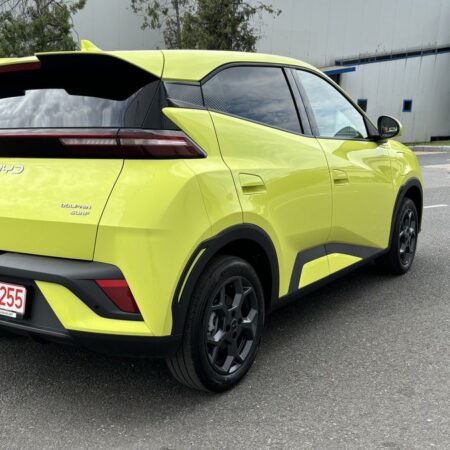 BYD Dolphin Surf a fost lansat oficial în România! Ce trei modele sunt disponibile și care este prețul „mașinii urbane a anului 2025”?