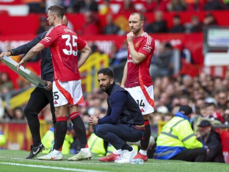 Campion triplu în Premier League se retrage la 37 de ani