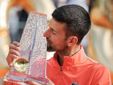 Novak Djokovic a obținut trofeul cu numărul 100!