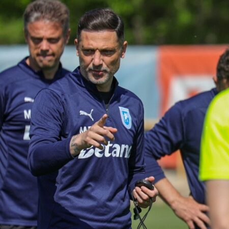 Mirel Rădoi nu-l dorește pentru sezonul următor la Universitatea Craiova! În schimb, fotbalistul ar putea câștiga mulți bani în Qatar.