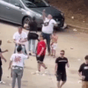 Scene șocante în Italia! Un bărbat a fost bătut cu brutalitate de ultrași chiar în fața fiului său.
