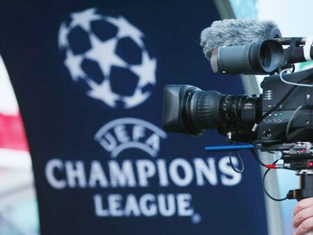 Cine difuzează PSG la televizor?