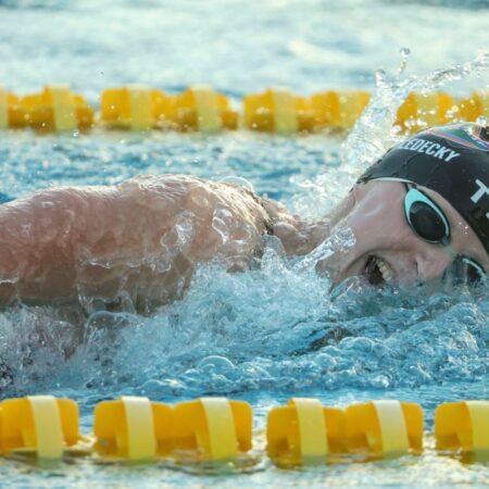 Katie Ledecky, înotătoarea americană legendară, s-a apropiat de recordul său mondial la 1.500 m liber, proba în care este dublă campioană olimpică.