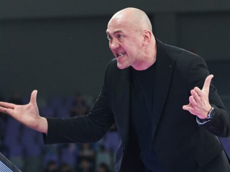 „Jucătorii mei se comportă pe teren ca niște copii de 5 ani! Jenant, nu pot să-mi asum”