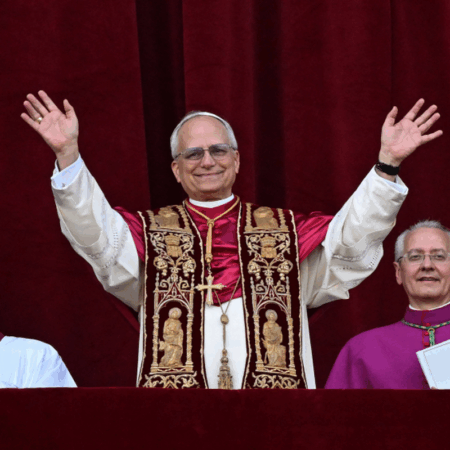 Papa Leon al XIV-lea a fost de acord să participe la un meci caritabil de tenis! Reacția a stârnit hohote de râs: „Nu cu el”
