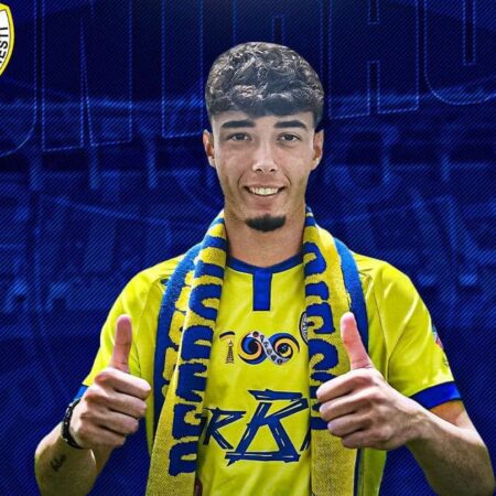 Primul jucător de fotbal care a semnat cu Petrolul pentru noul sezon: contract pe 3 ani