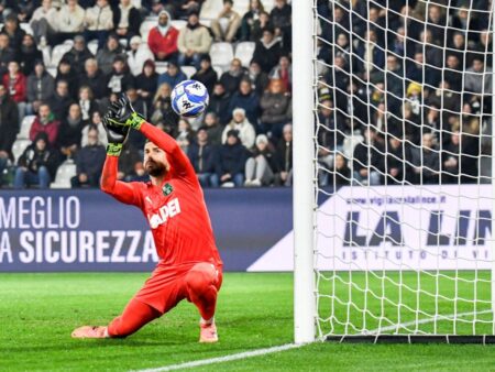 Fiul fostului campion mondial îi ia locul lui Horațiu Moldovan? » Portarul român se confruntă cu o competiție la Sassuolo!