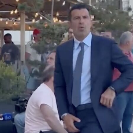 „Trădătorule!” » A ripostat printr-un gest vulgar