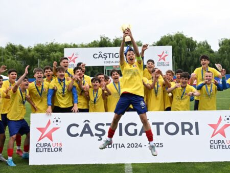 FCSB, un nou trofeu! Echipa roș-albastră a câștigat Cupa U15 și are șansa de a deveni campioană.