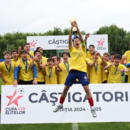 FCSB, un nou trofeu! Echipa roș-albastră a câștigat Cupa U15 și are șansa de a deveni campioană.