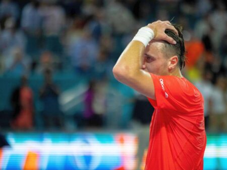 Jakub Mensik, eliminat în runda a doua la Roland Garros 2025