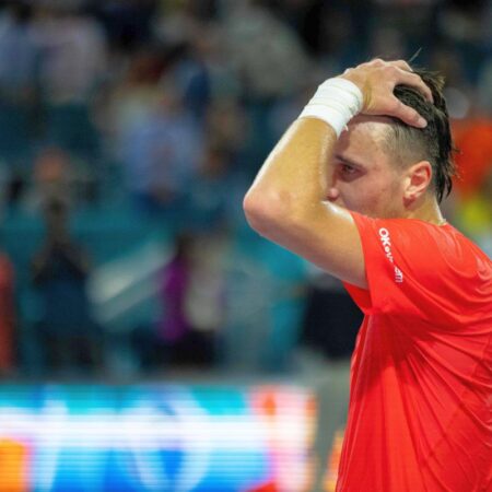 Jakub Mensik, eliminat în runda a doua la Roland Garros 2025