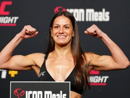 Alice Ardelean, prima româncă din UFC, a înșelat pentru a salva câinii dintr-un adăpost