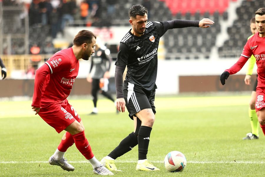 Andrei Ivan a marcat un singur gol în tricoul celor de la Adanaspor Andrei Ivan a depus memoriu la FIFA » Suma uriașă cu care l-au „țepuit” turcii