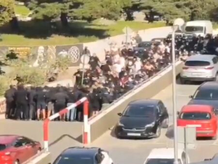 Confruntare violentă înainte de derby: 160 de suporteri arestați, mai mulți polițiști răniți