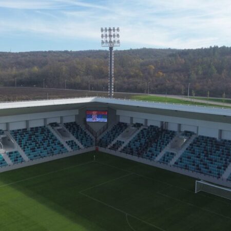 Stadionul din pădure, realizat cu 30 de milioane de euro, va găzdui primul său meci important! Echipa locală nu a jucat niciodată în prima ligă.