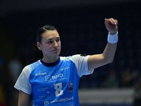 Cristina Neagu, ovacionată pe scena deschisă a sălii „Lascăr Pană” din Baia Mare