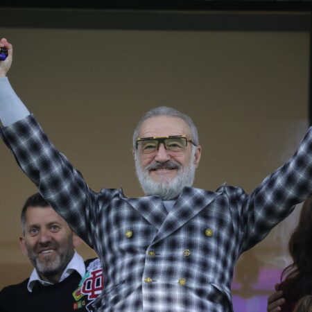 Iată un titlu reformulat: Aceștia sunt ZECE jucători de la FCSB care rămân cu siguranță la campioana României.