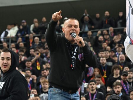 Jucătorul îndepărtat de suporterii FCSB: „Nu are ce căuta aici”