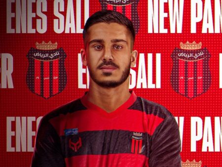Enes Sali a înscris primul gol pentru Al Riyadh, dar echipa sa a pierdut după un final dramatic.