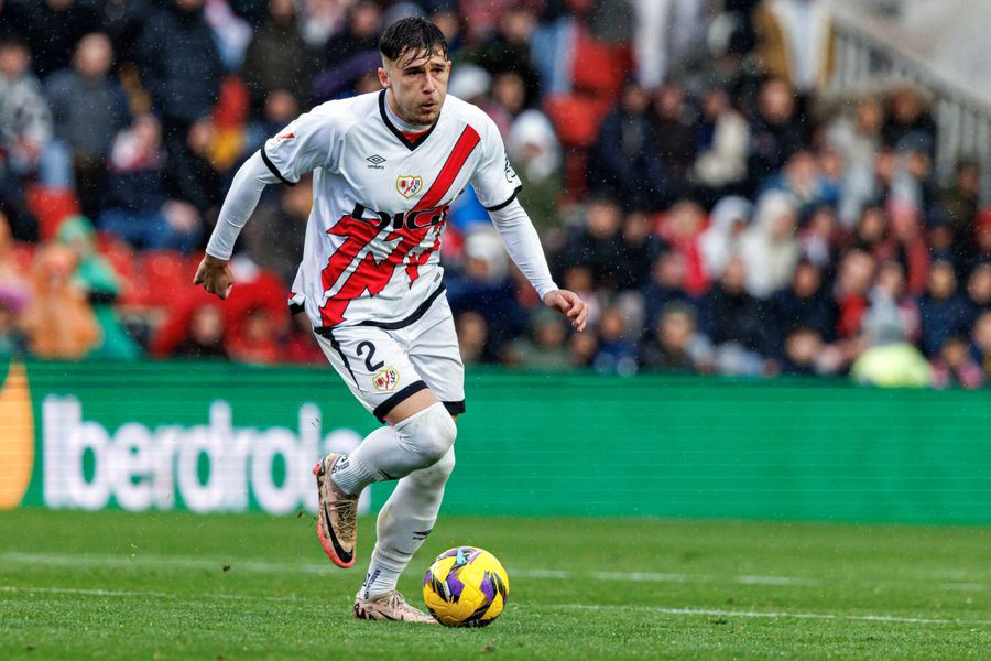 Andrei Rațiu, jucând pentru Rayo Vallecano Rațiu, prințul diasporei