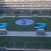 Au umplut arena cu ecrane