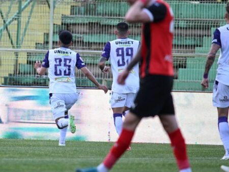 Iată o variantă a titlului: „FC Argeș se întoarce în Superligă după doi ani!”