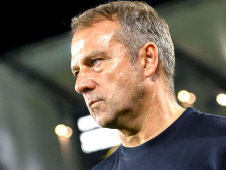 Hansi Flick a solicitat transferul unui „tricolor” imediat după meciul cu Inter! Antrenorul Barcelonei vrea: „Presi, adu-l!”