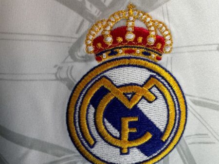Mutare neașteptată la Real Madrid? Presa britanică anunță o țintă surprinzătoare a galacticilor din Premier League.